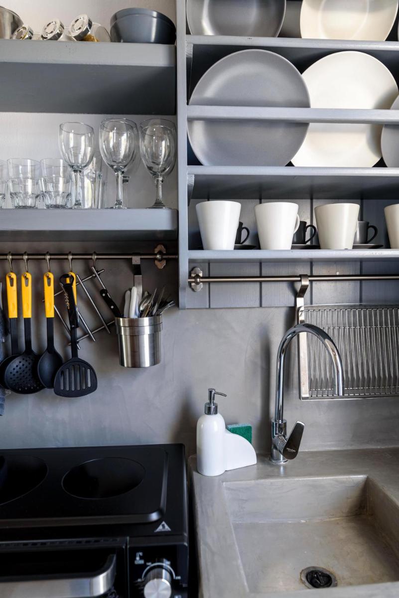 Blue Waves Suites & Apartments - To Kyma