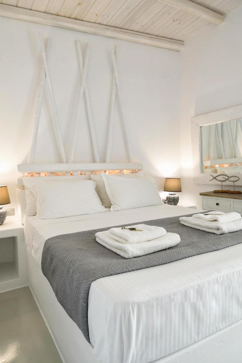 Blue Waves Suites & Apartments - To Kyma