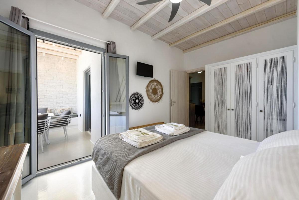 Blue Waves Suites & Apartments - To Kyma