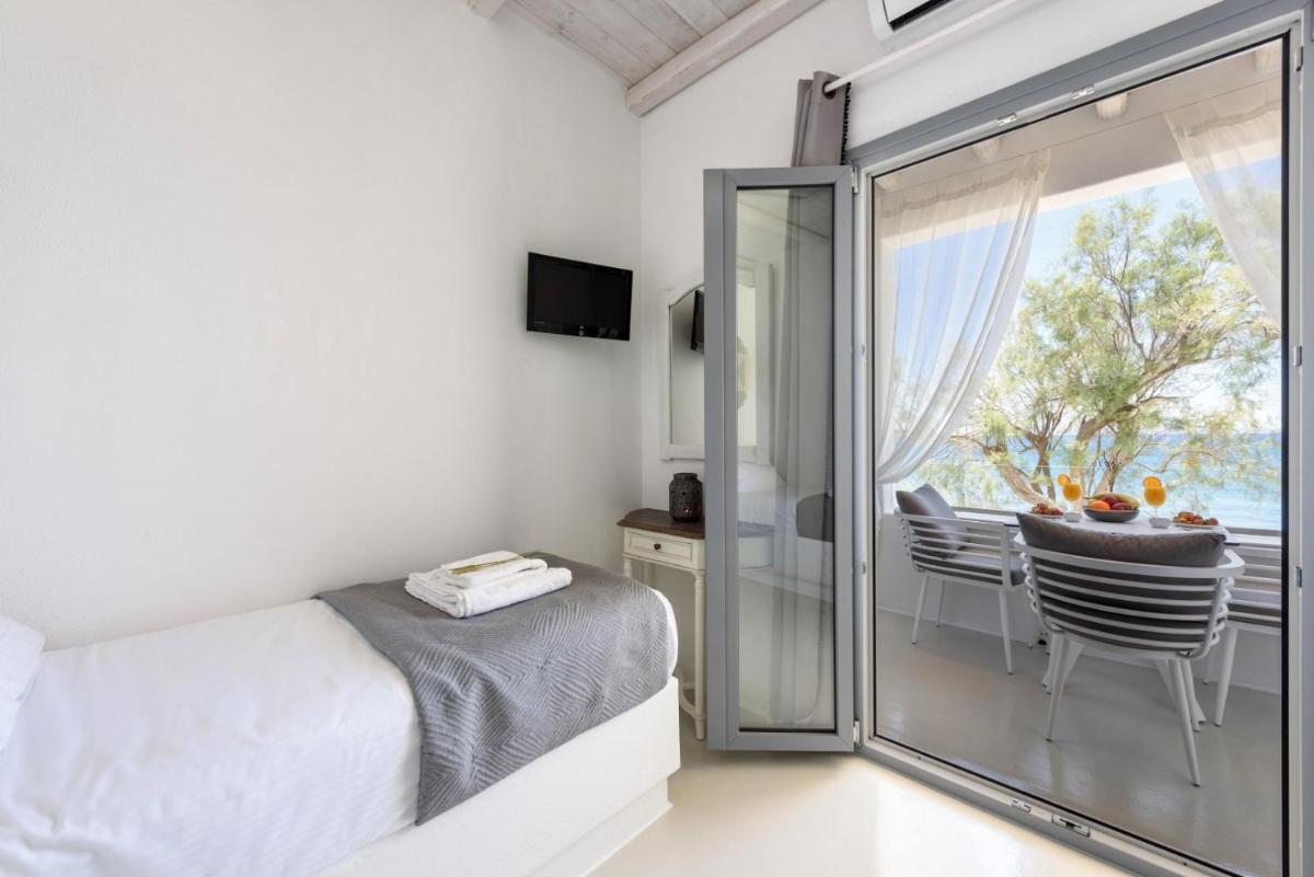 Blue Waves Suites & Apartments - To Kyma