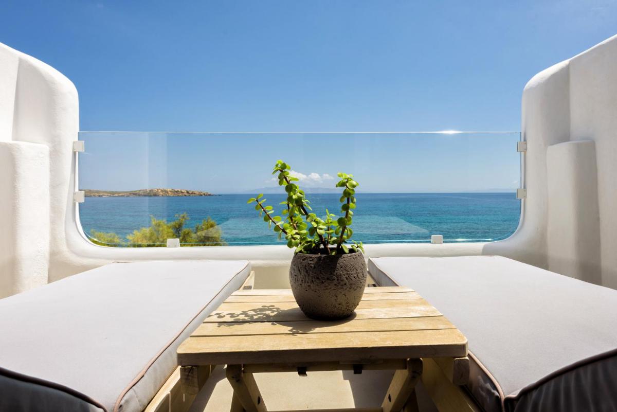Blue Waves Suites & Apartments - To Kyma