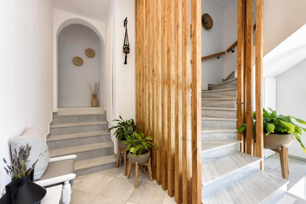 Blue Waves Suites & Apartments - To Kyma