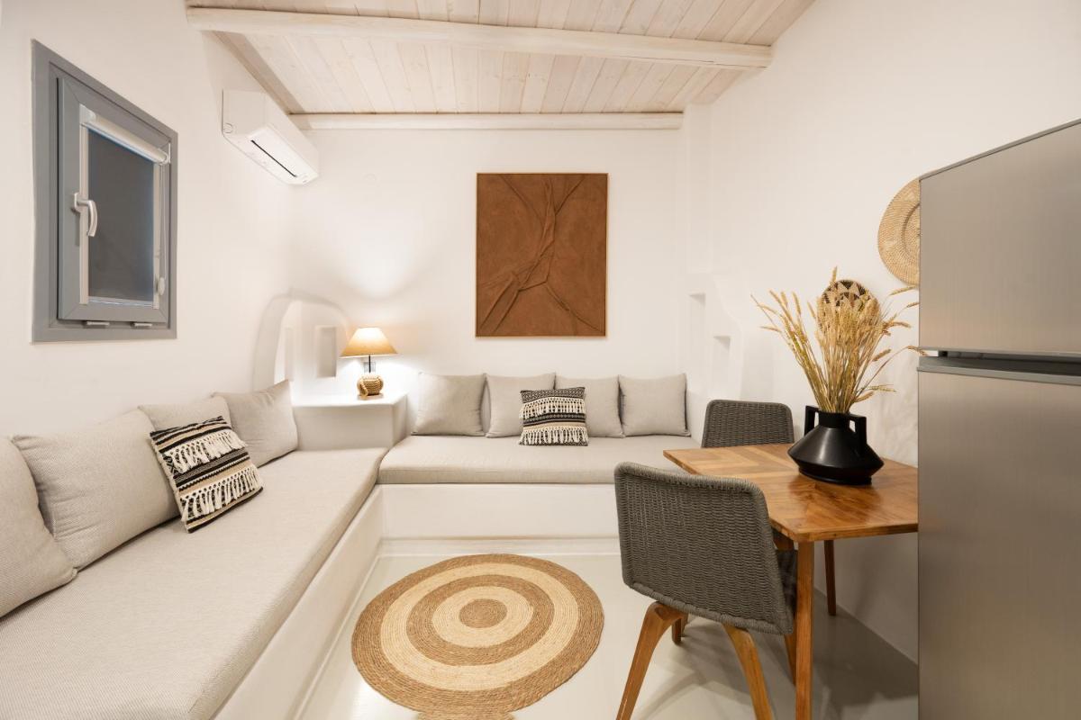 Blue Waves Suites & Apartments - To Kyma