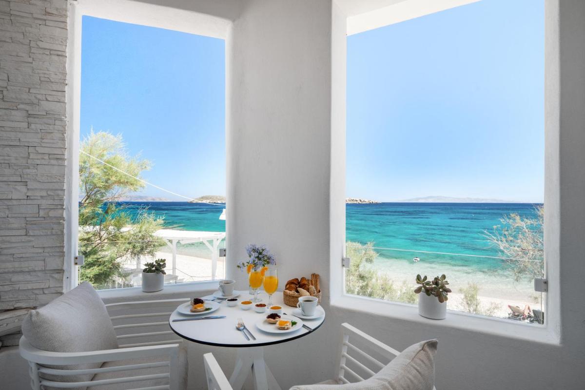Blue Waves Suites & Apartments - To Kyma