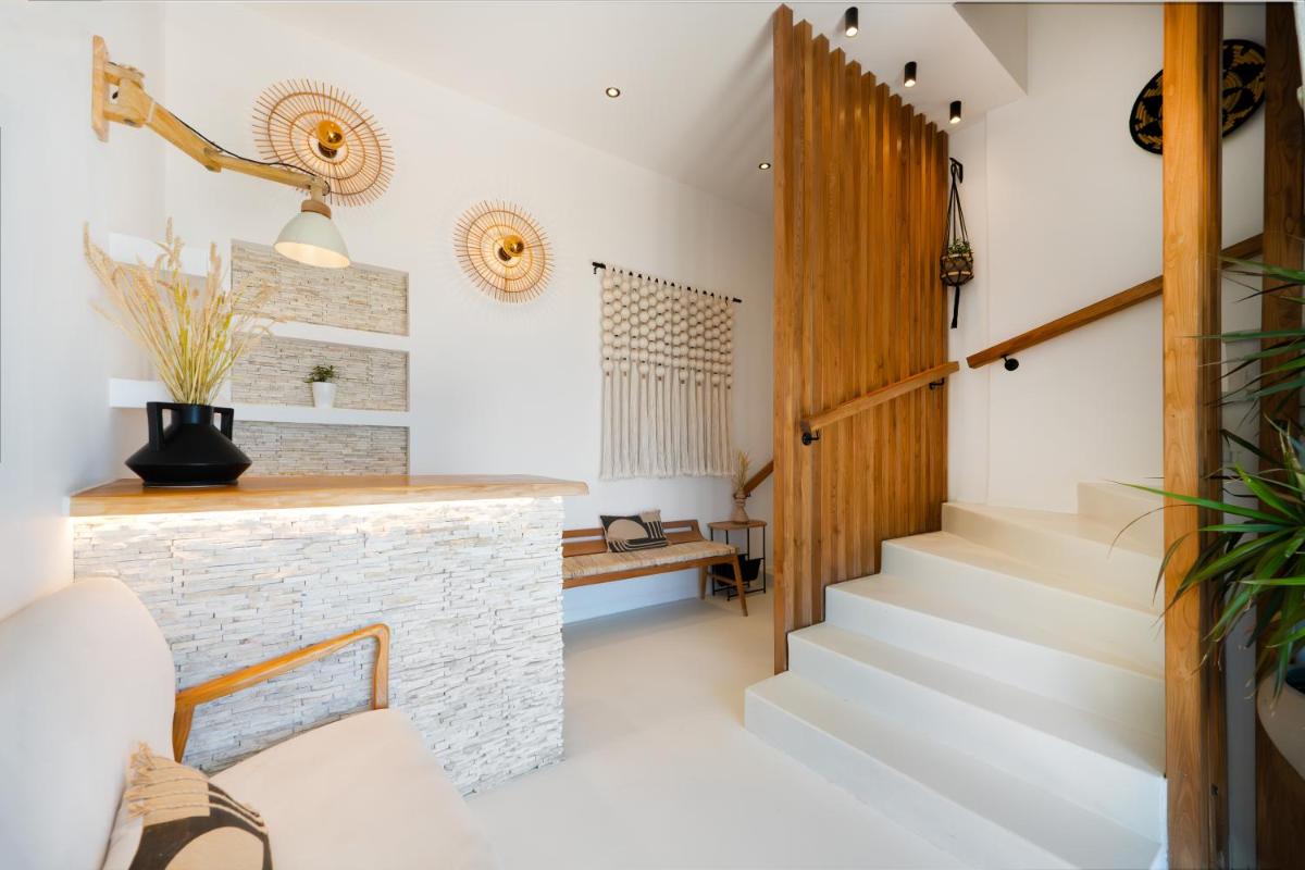 Blue Waves Suites & Apartments - To Kyma