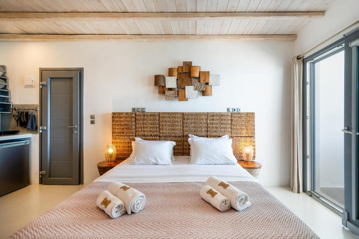 Blue Waves Suites & Apartments - To Kyma