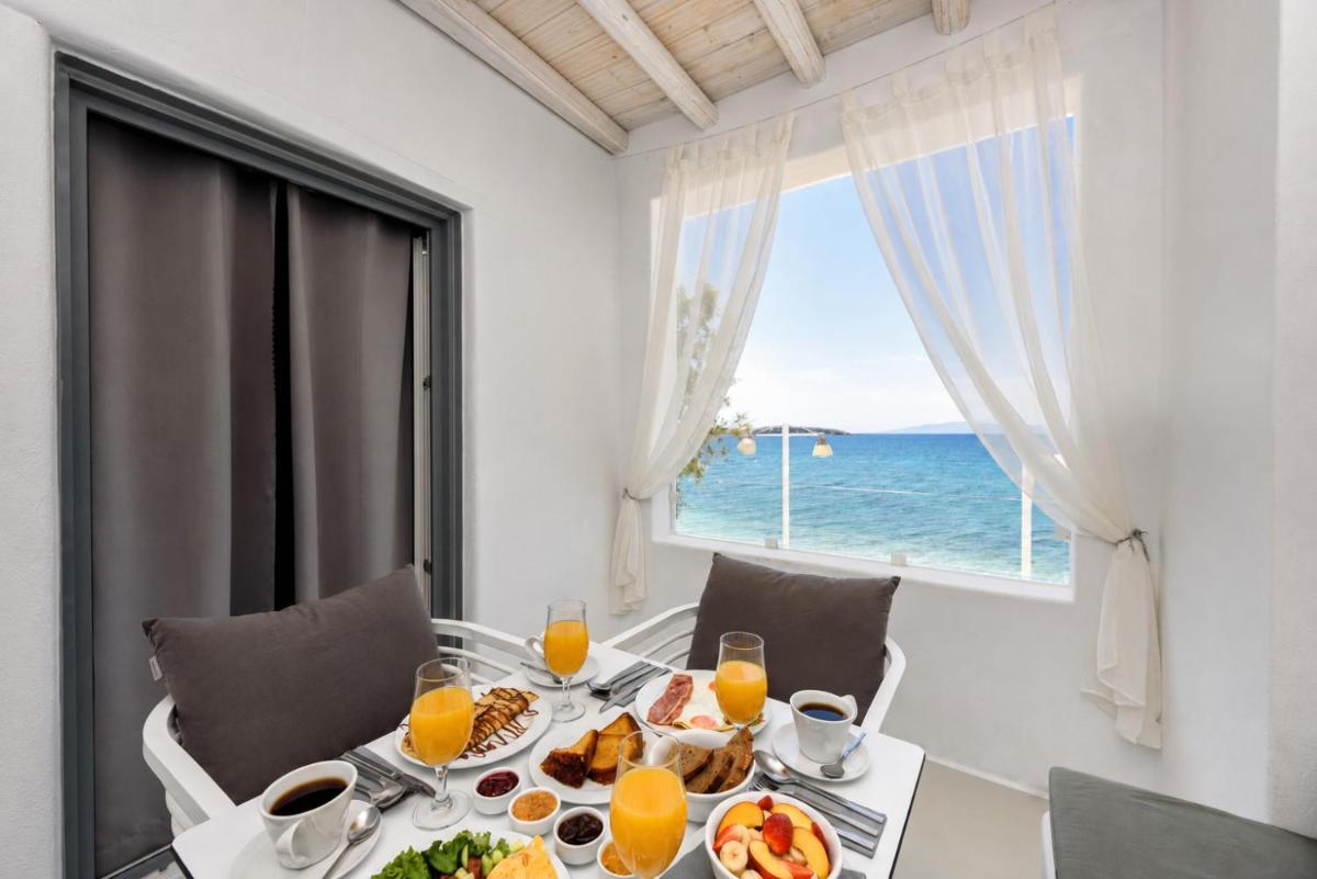 Blue Waves Suites & Apartments - To Kyma