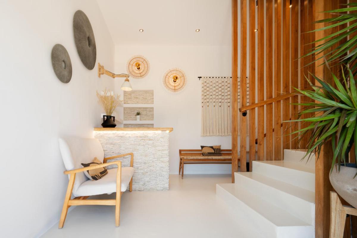 Blue Waves Suites & Apartments - To Kyma