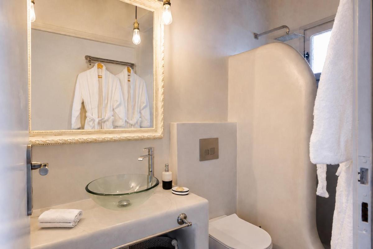 Blue Waves Suites & Apartments - To Kyma