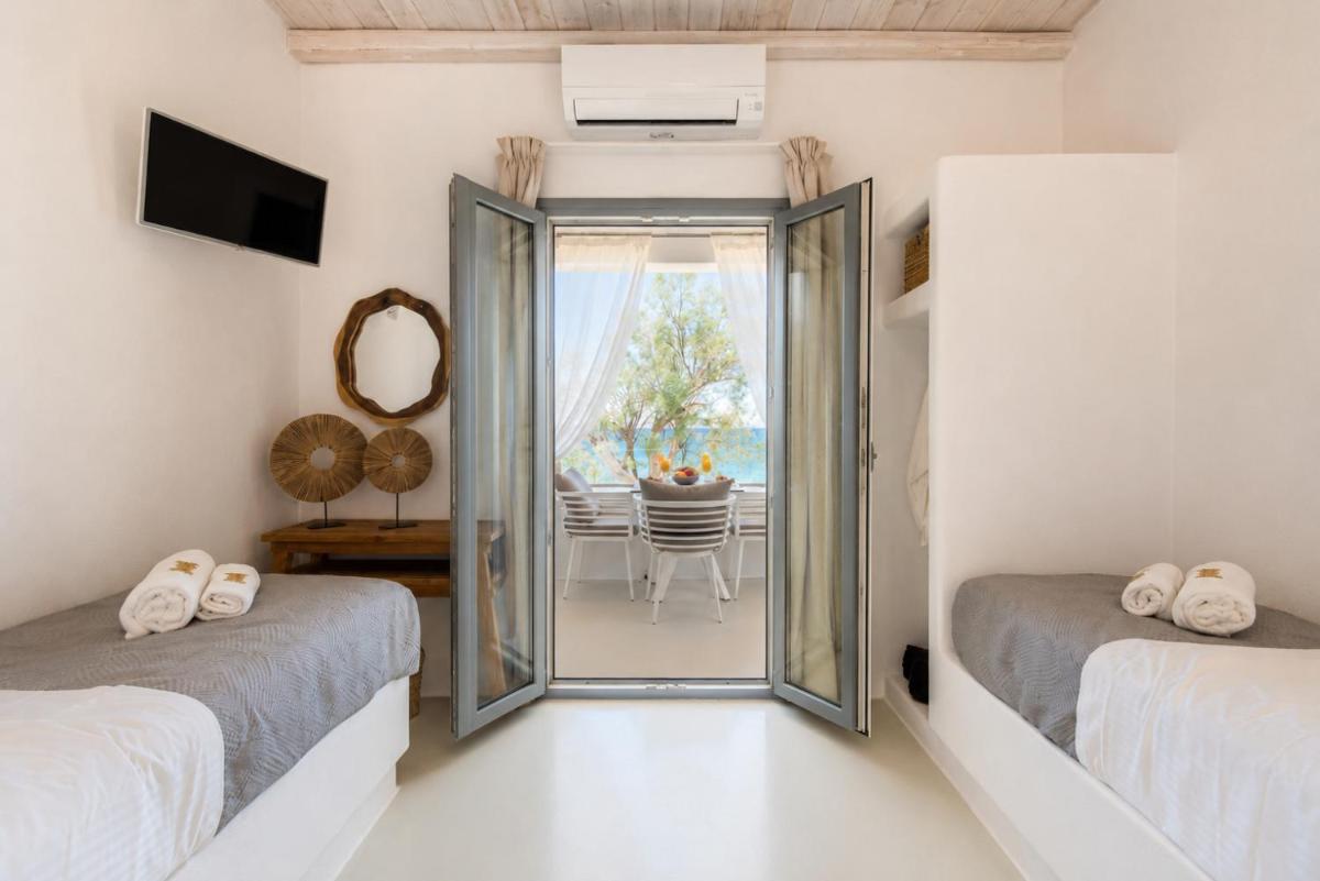 Blue Waves Suites & Apartments - To Kyma