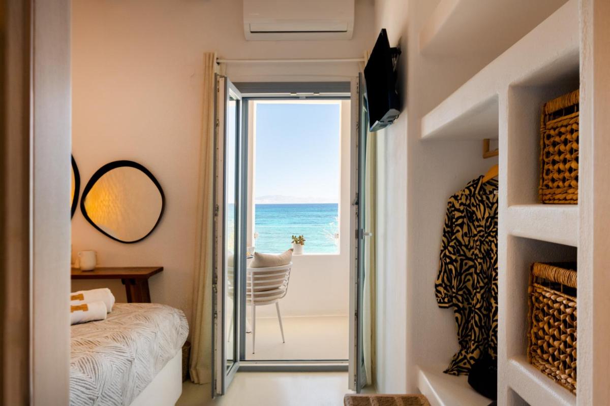 Blue Waves Suites & Apartments - To Kyma