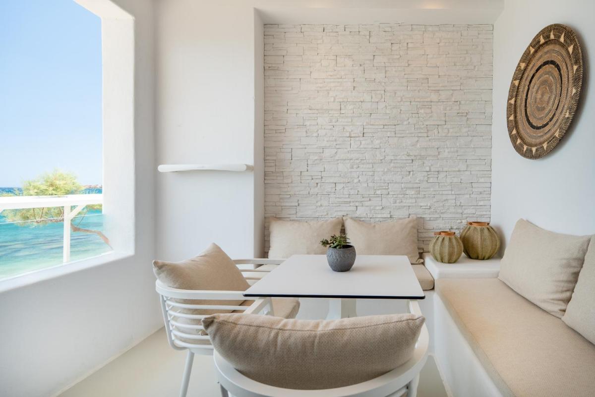 Blue Waves Suites & Apartments - To Kyma