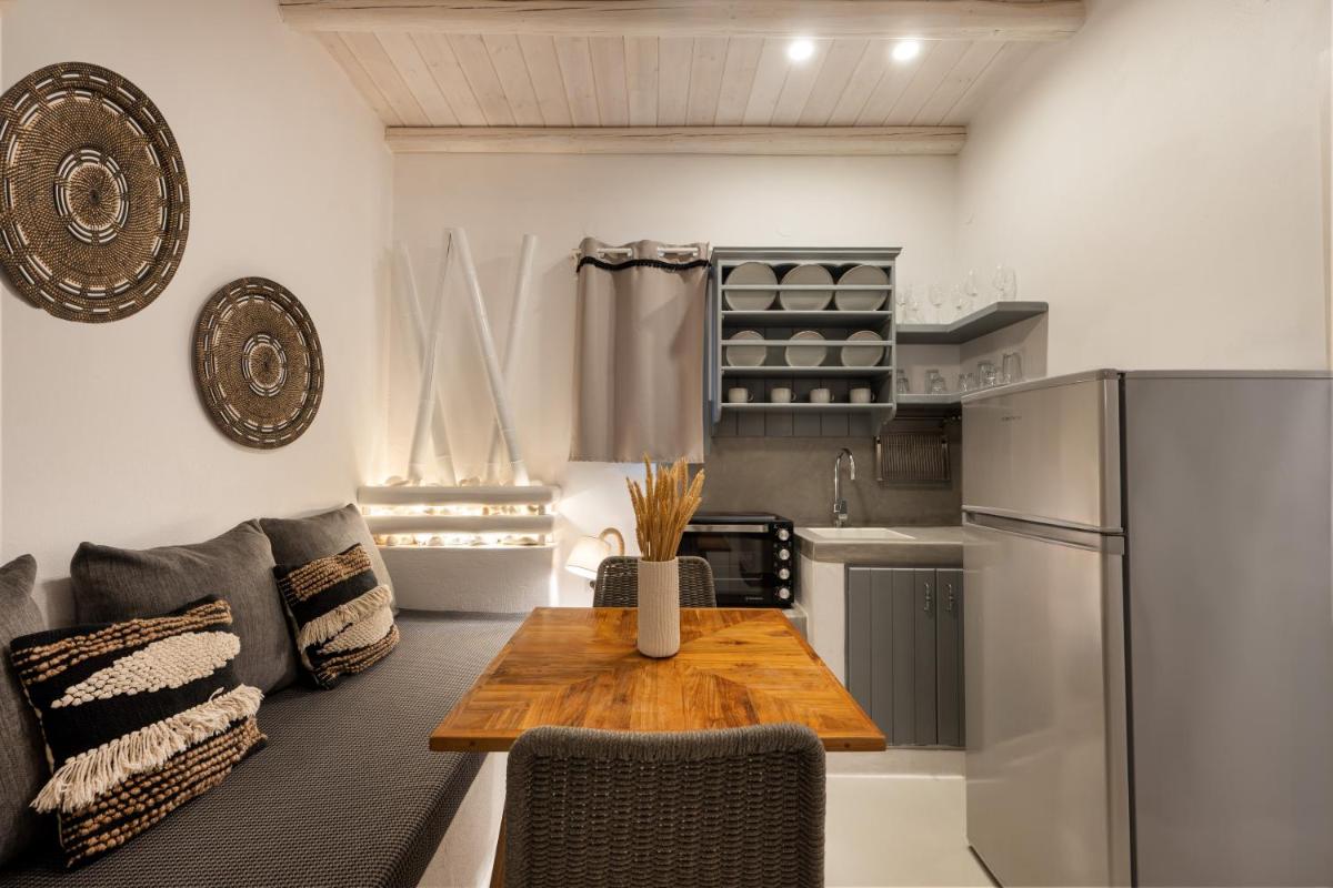 Blue Waves Suites & Apartments - To Kyma