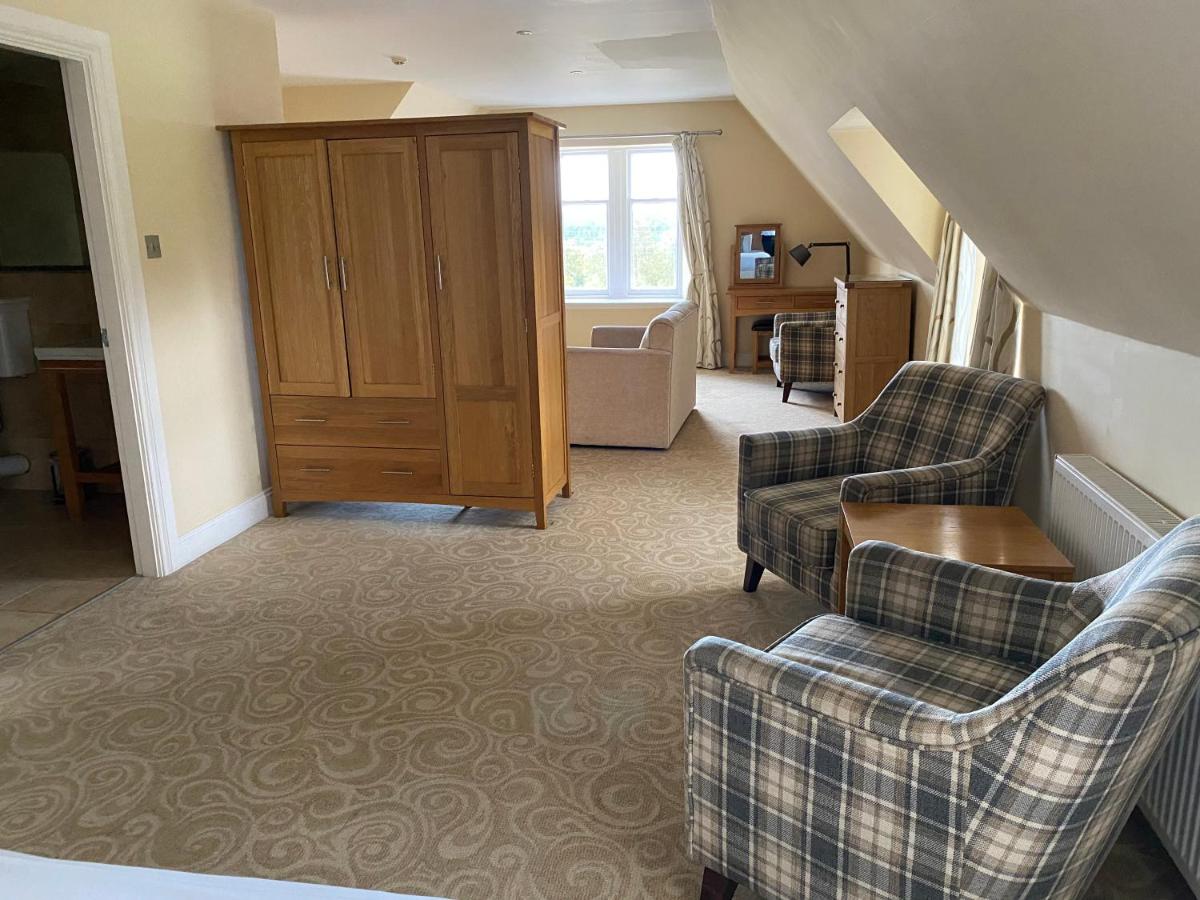 Boat Country Inn and Restaurant