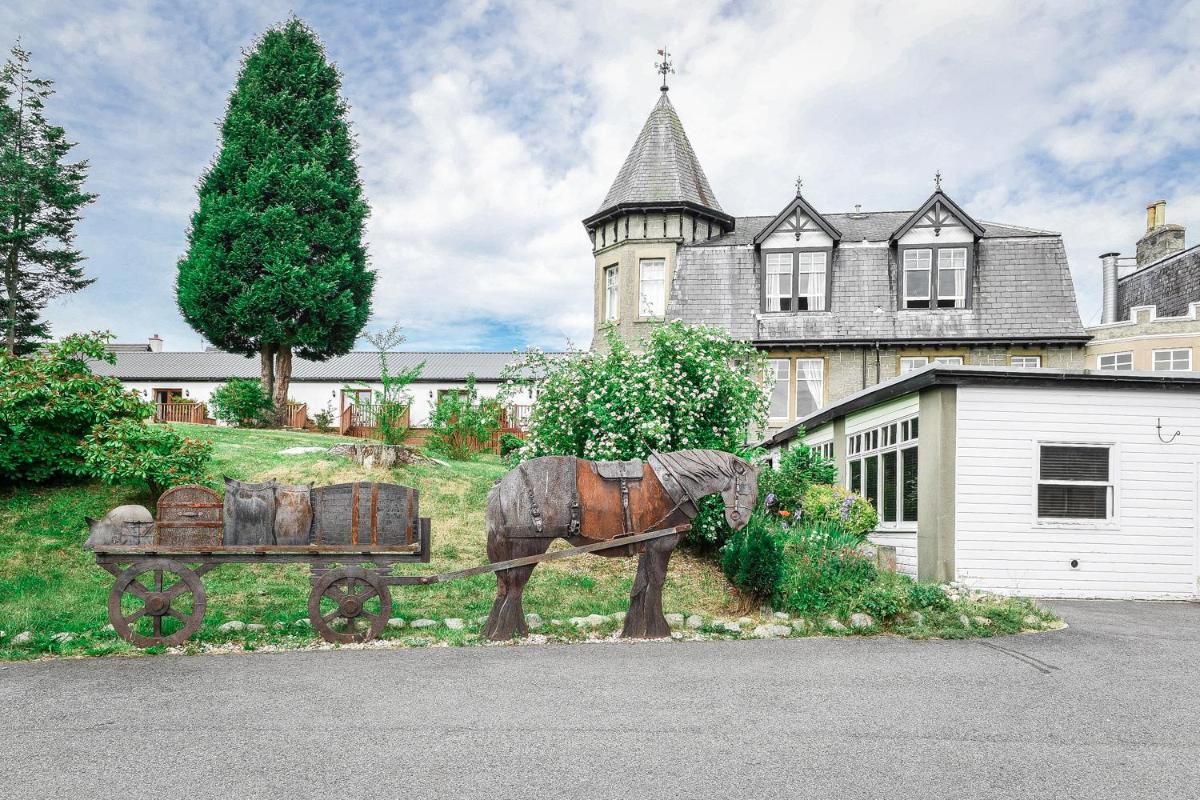 Boat Country Inn and Restaurant