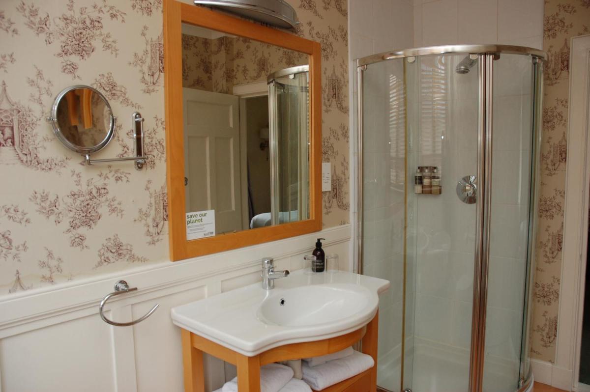 Boat Country Inn and Restaurant