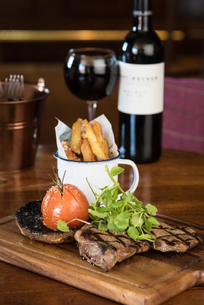 Boat Country Inn and Restaurant