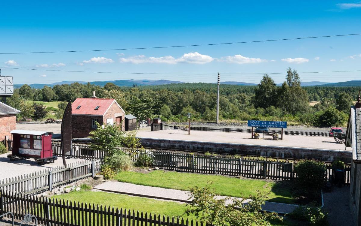 Boat Country Inn and Restaurant