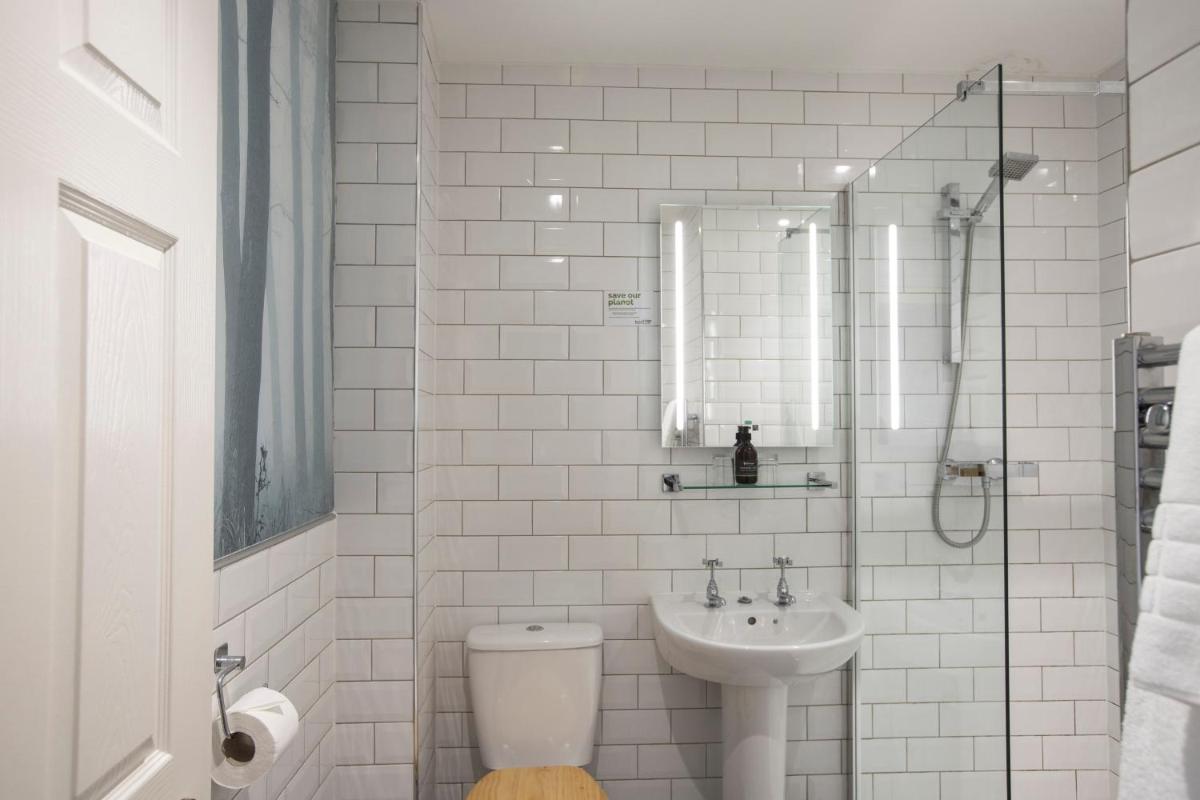 Boat Country Inn and Restaurant