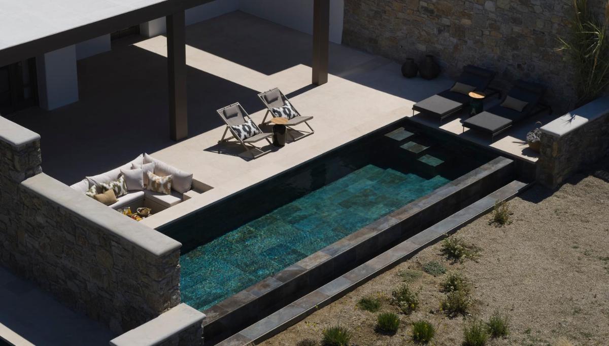 Bonzoe Suites & Villas