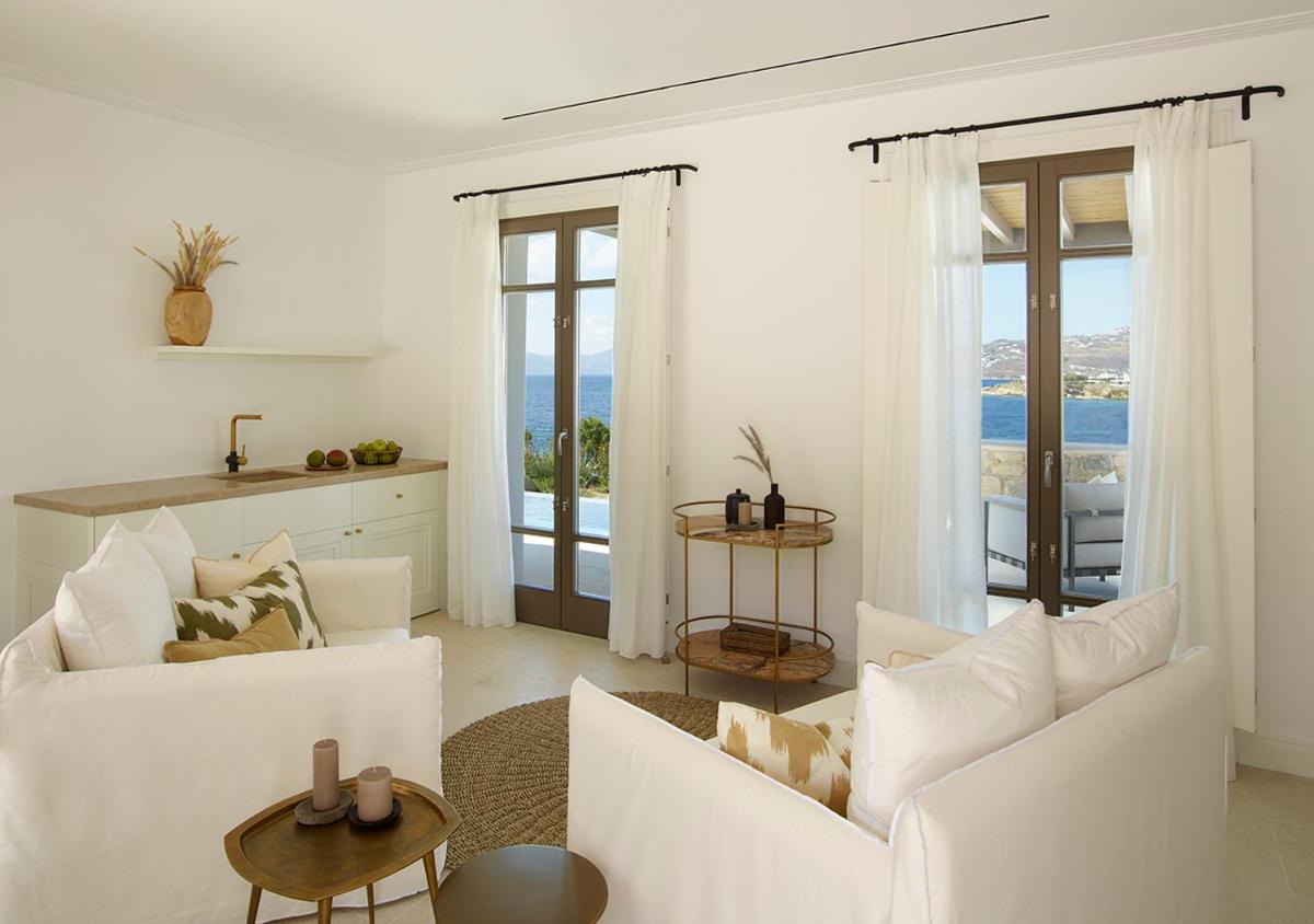 Bonzoe Suites & Villas