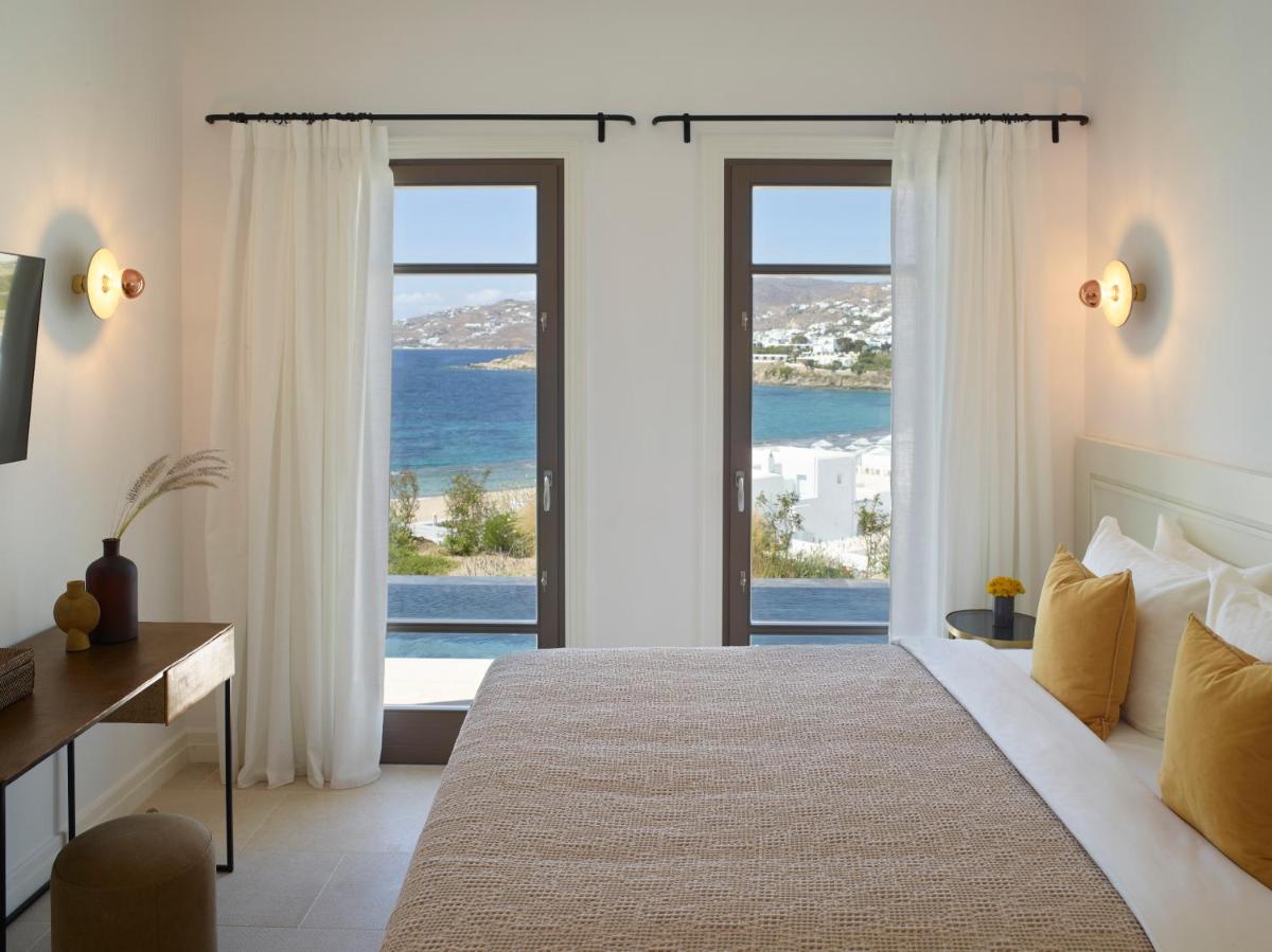 Bonzoe Suites & Villas