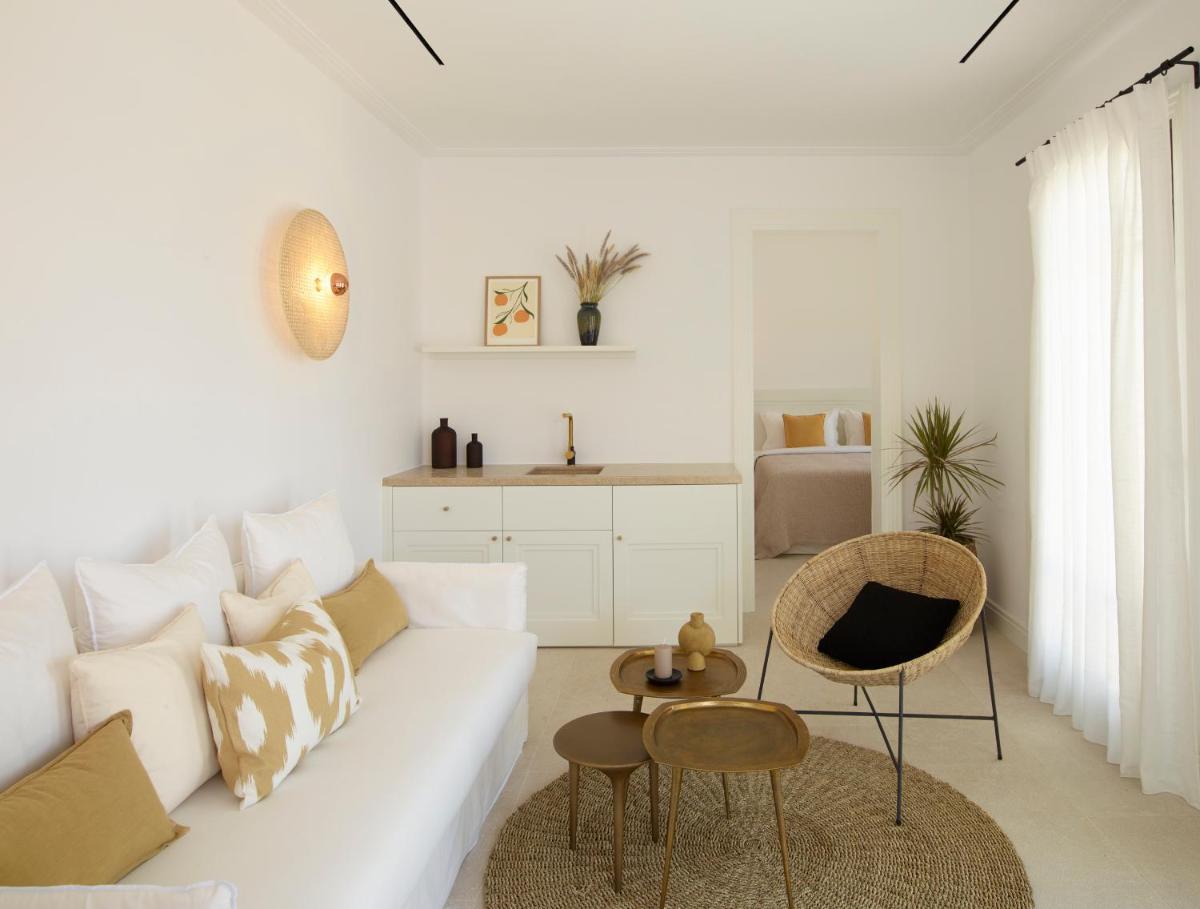 Bonzoe Suites & Villas