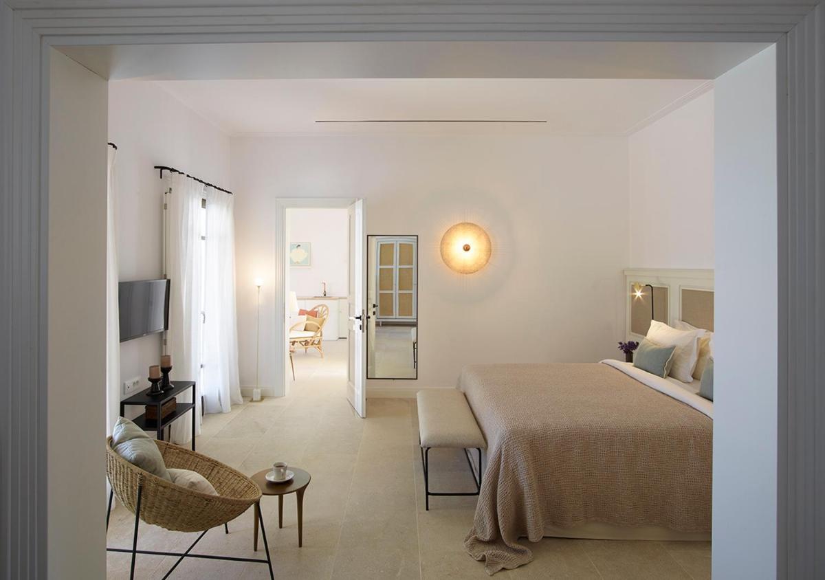 Bonzoe Suites & Villas