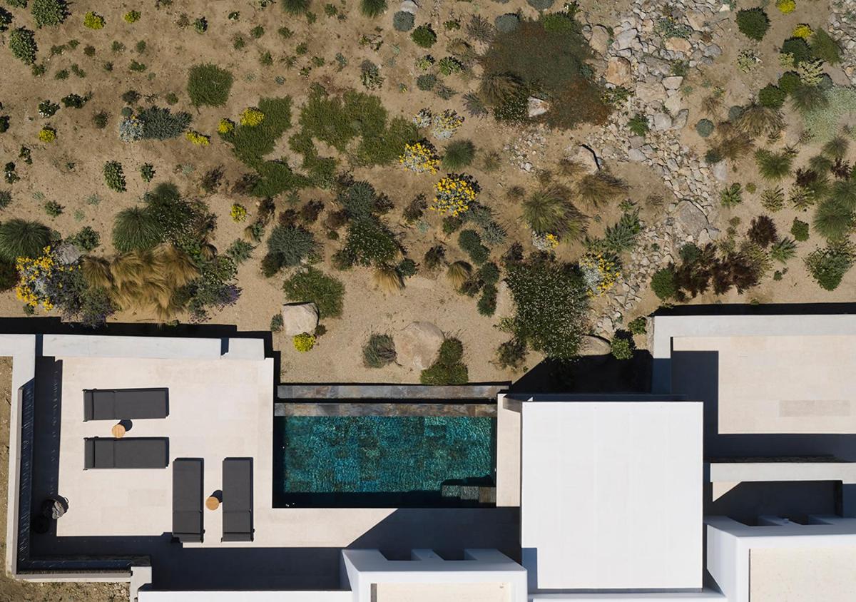 Bonzoe Suites & Villas