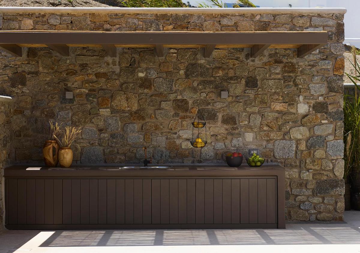 Bonzoe Suites & Villas