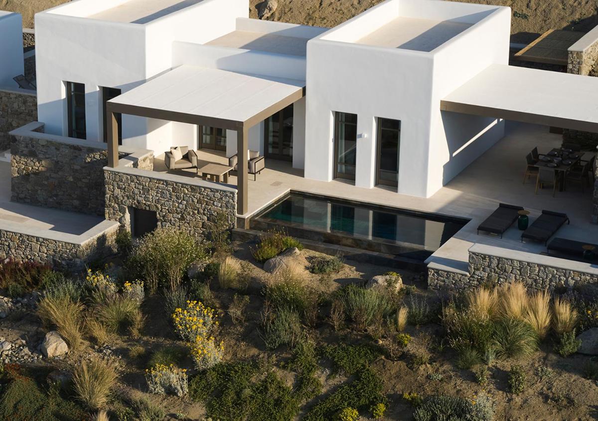 Bonzoe Suites & Villas