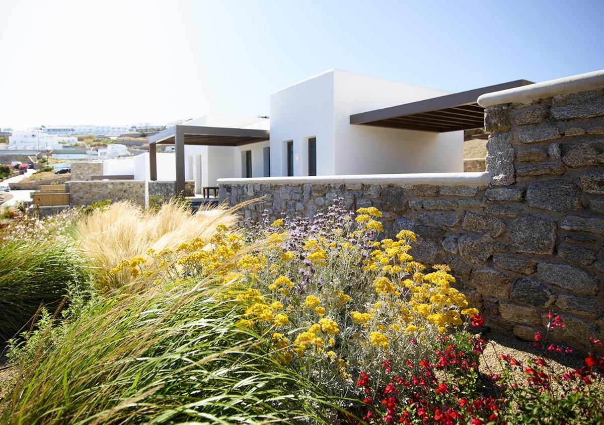 Bonzoe Suites & Villas