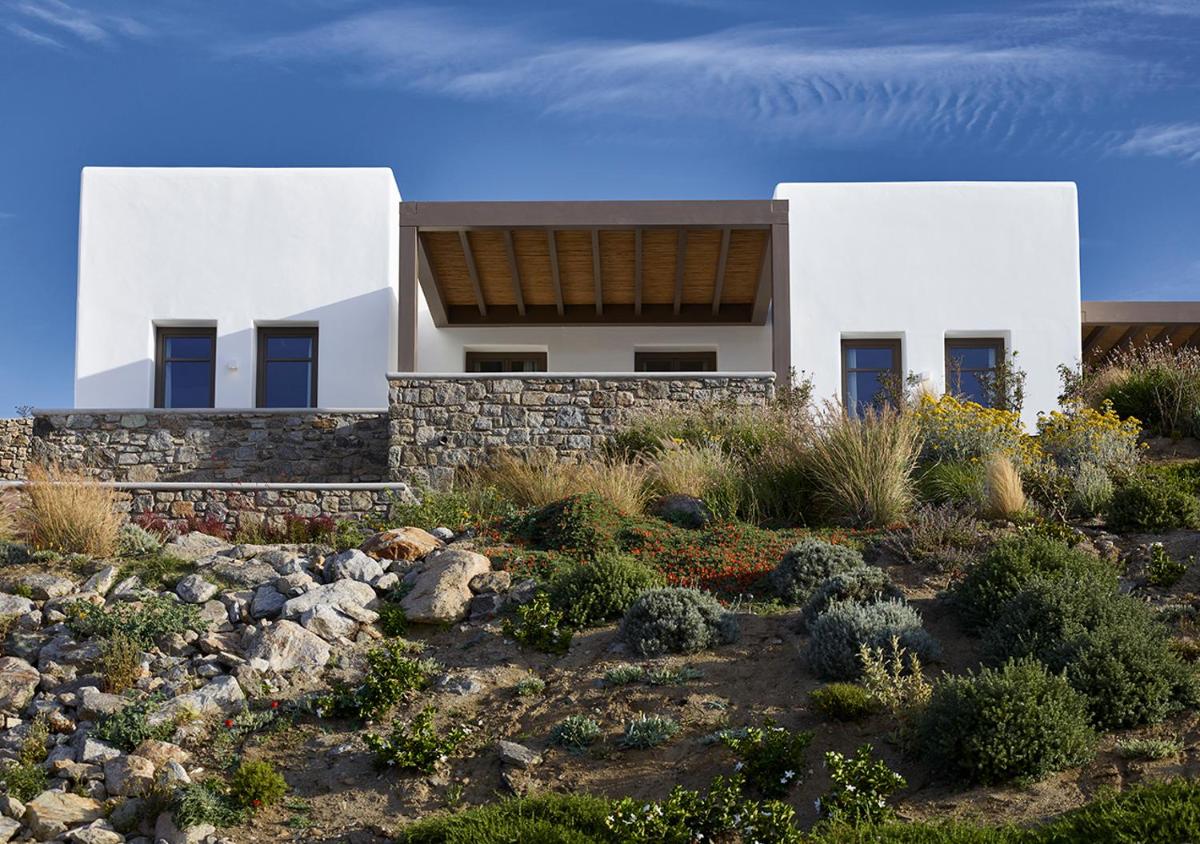 Bonzoe Suites & Villas