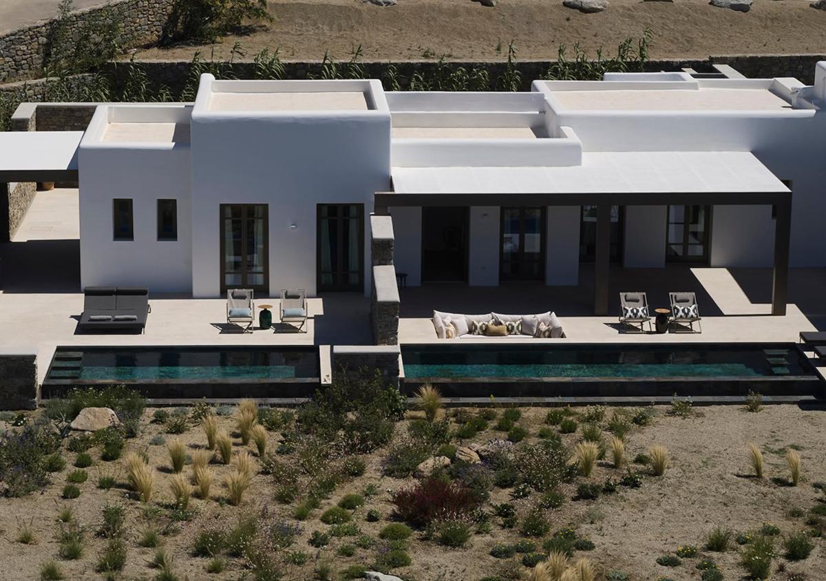 Bonzoe Suites & Villas