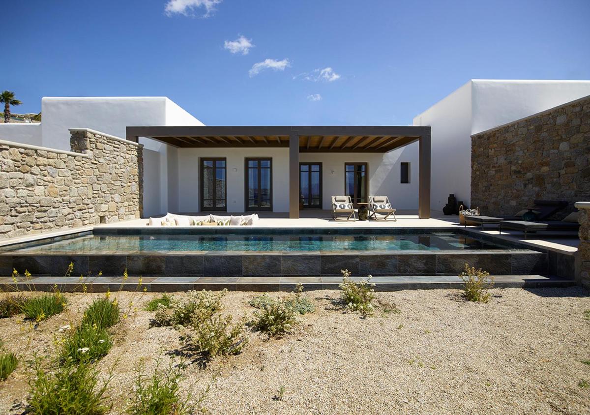 Bonzoe Suites & Villas