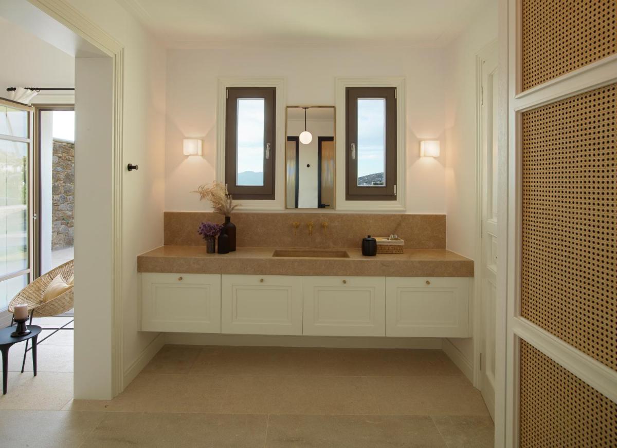 Bonzoe Suites & Villas