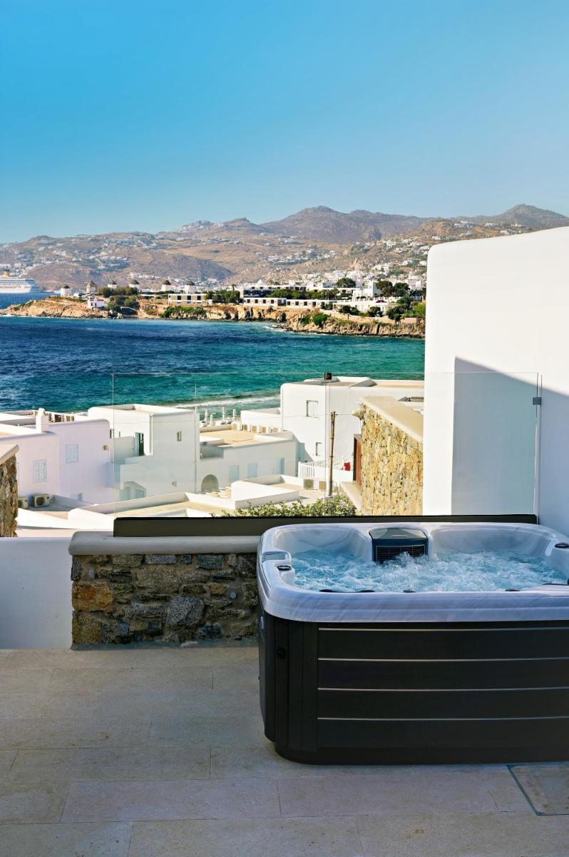 Bonzoe Suites & Villas