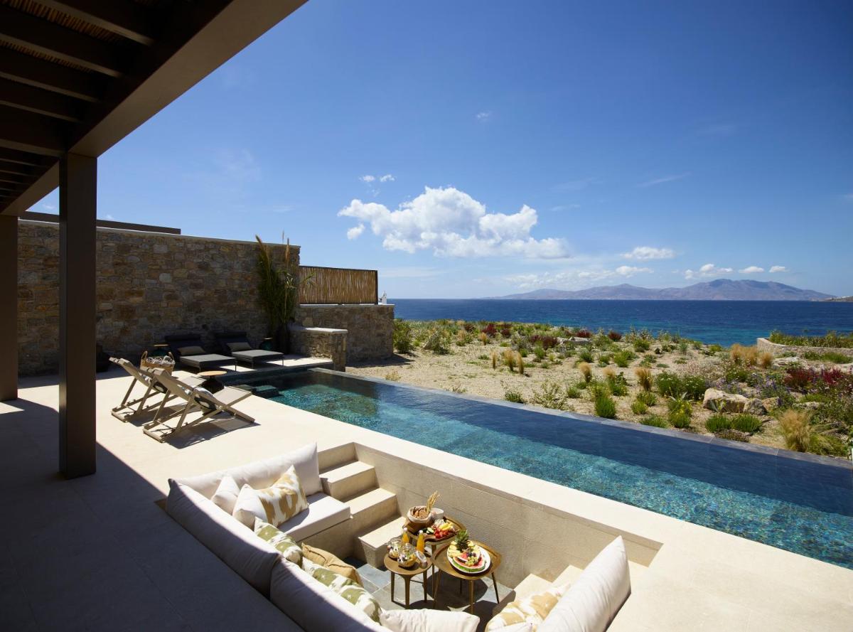 Bonzoe Suites & Villas