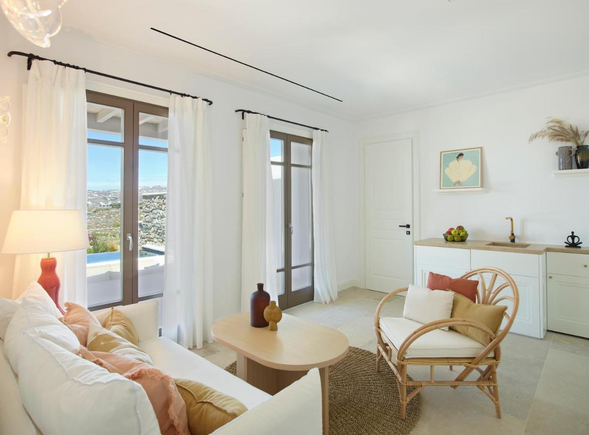 Bonzoe Suites & Villas