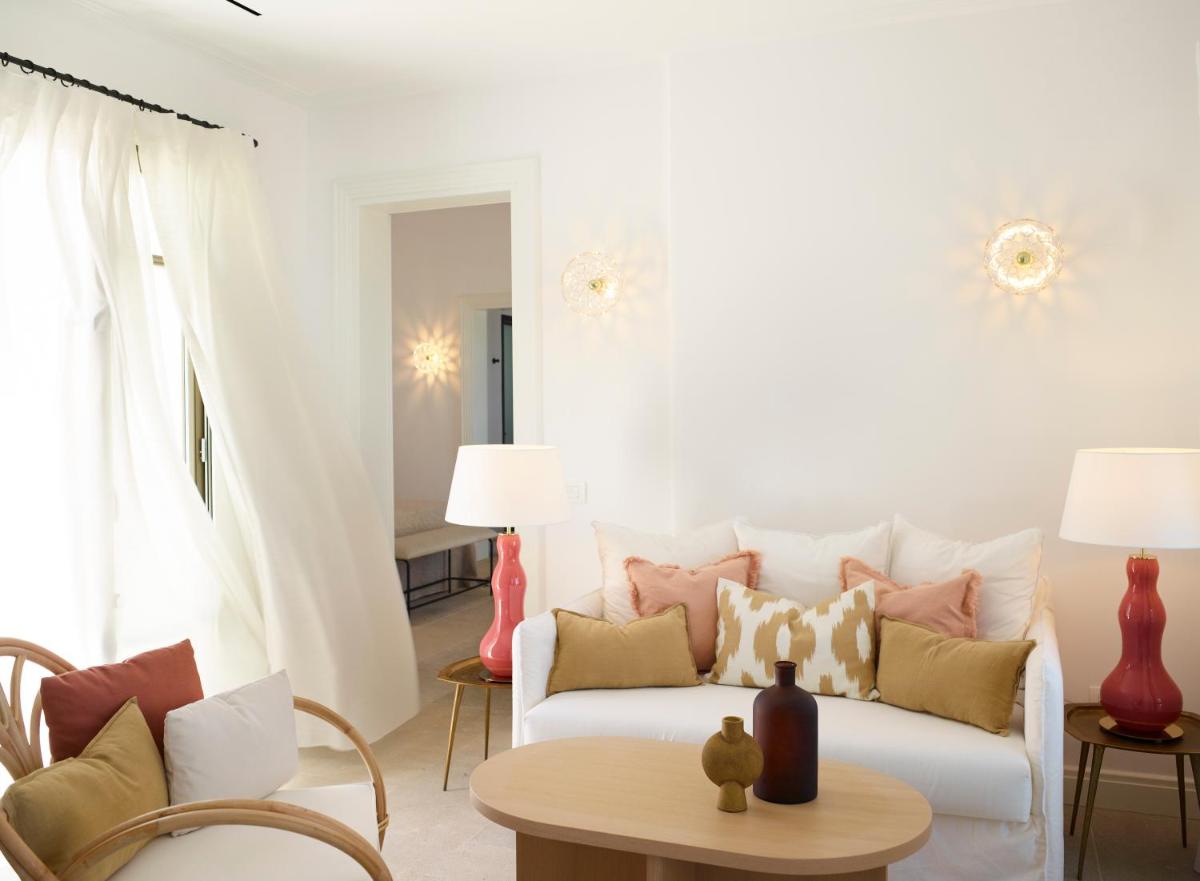 Bonzoe Suites & Villas