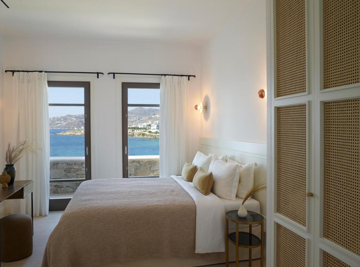 Bonzoe Suites & Villas