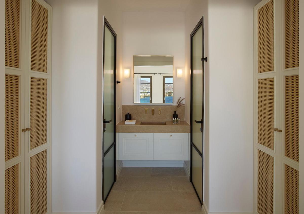 Bonzoe Suites & Villas