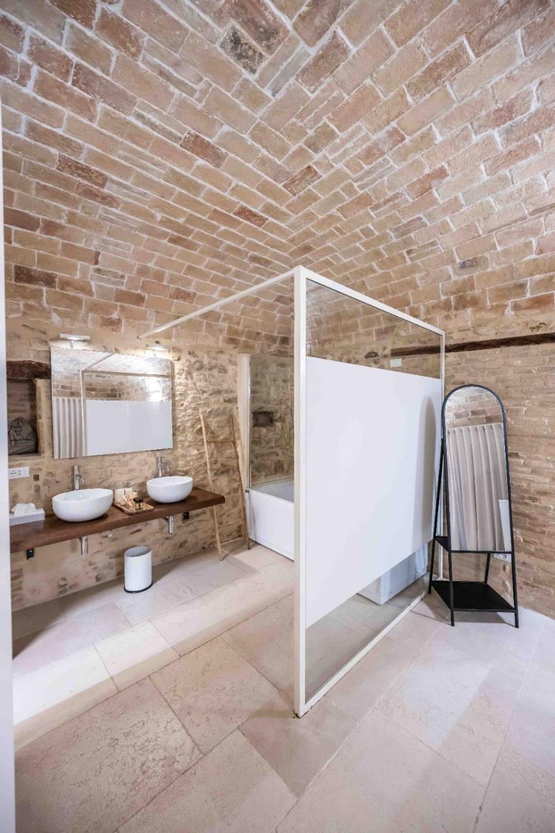 Borgo Baccile by Vini Fantini