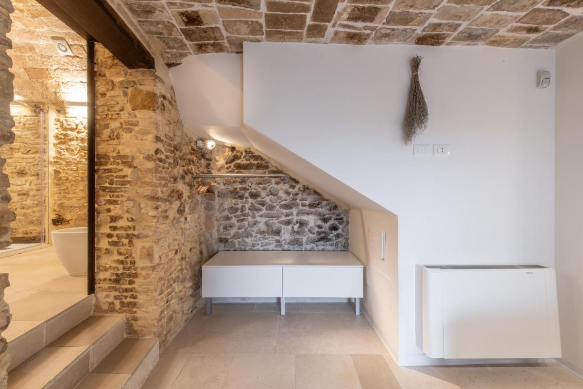 Borgo Baccile by Vini Fantini