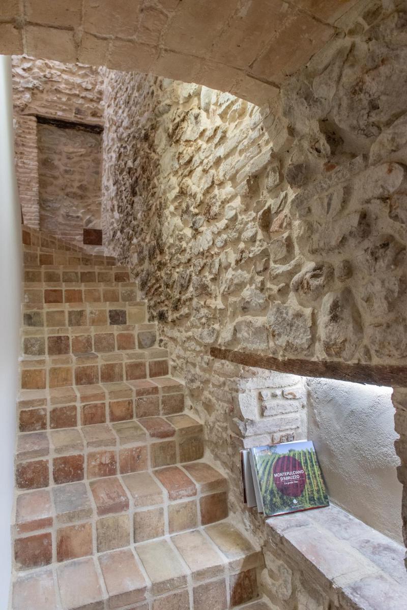 Borgo Baccile by Vini Fantini