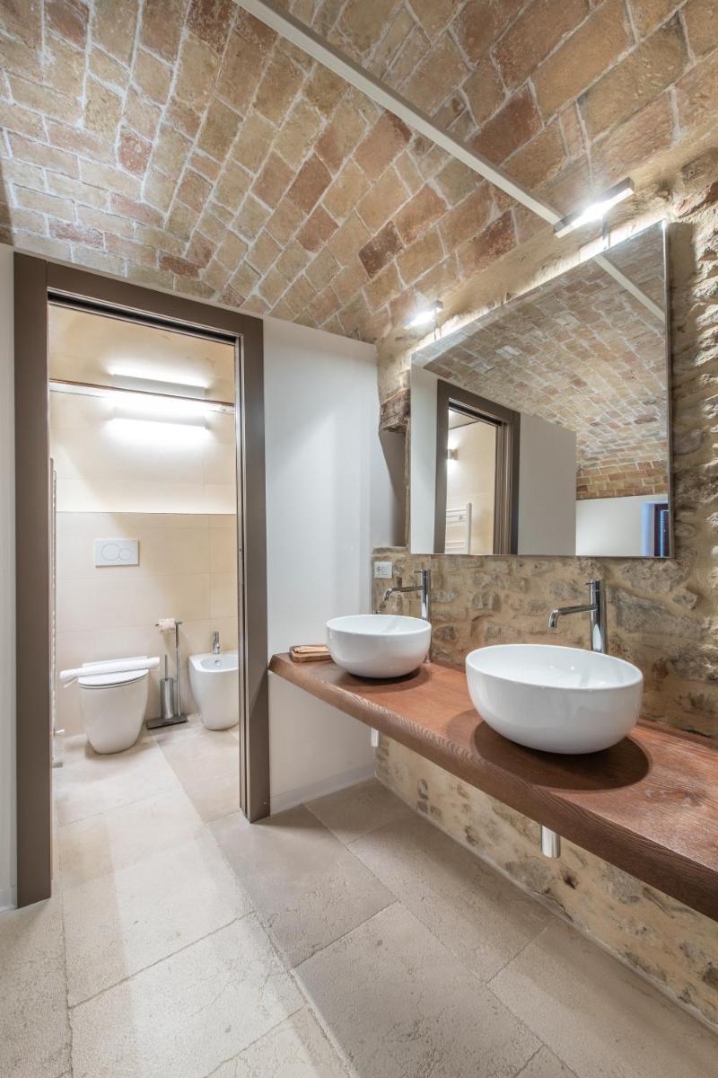 Borgo Baccile by Vini Fantini