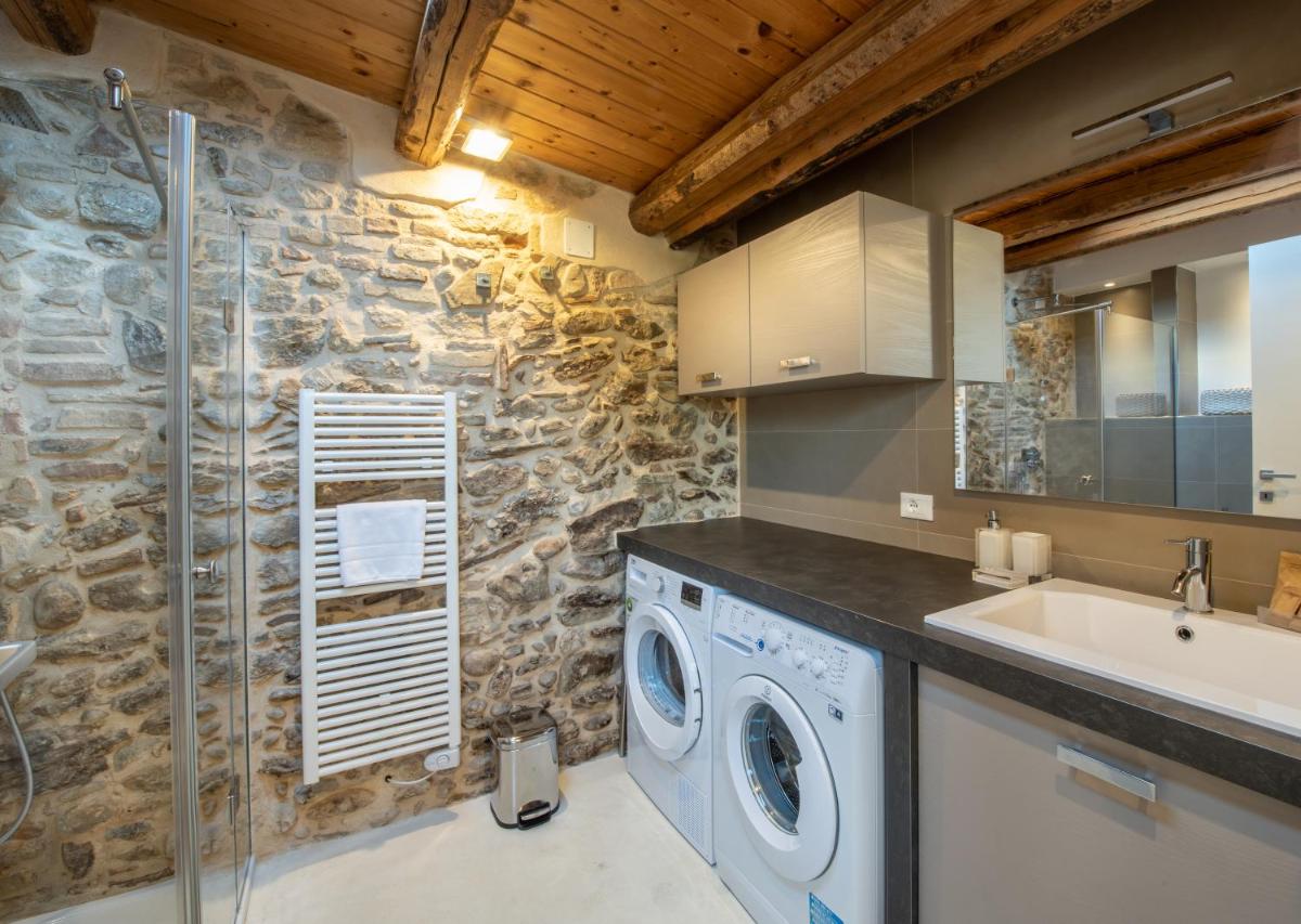 Borgo Baccile by Vini Fantini