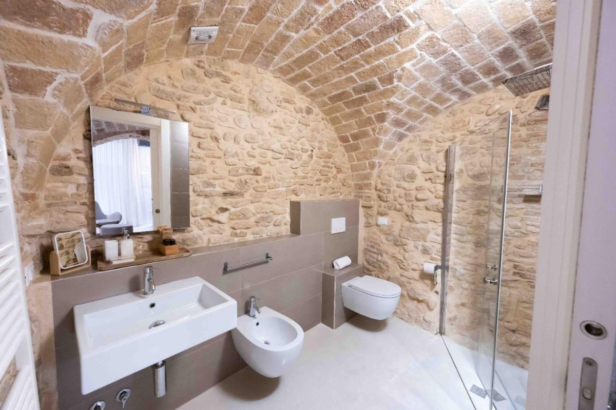 Borgo Baccile by Vini Fantini