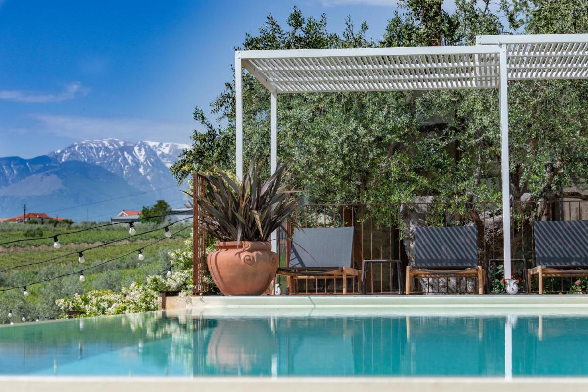 Borgo Baccile by Vini Fantini
