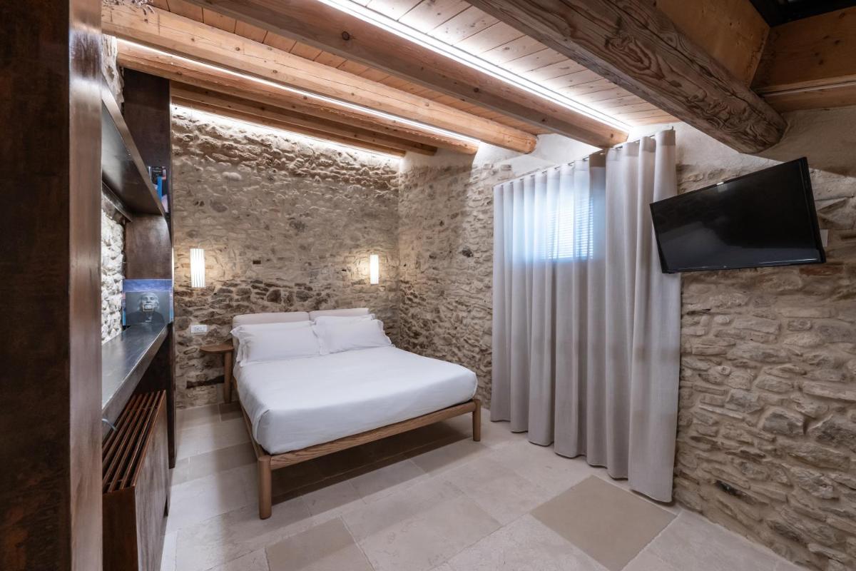 Borgo Baccile by Vini Fantini